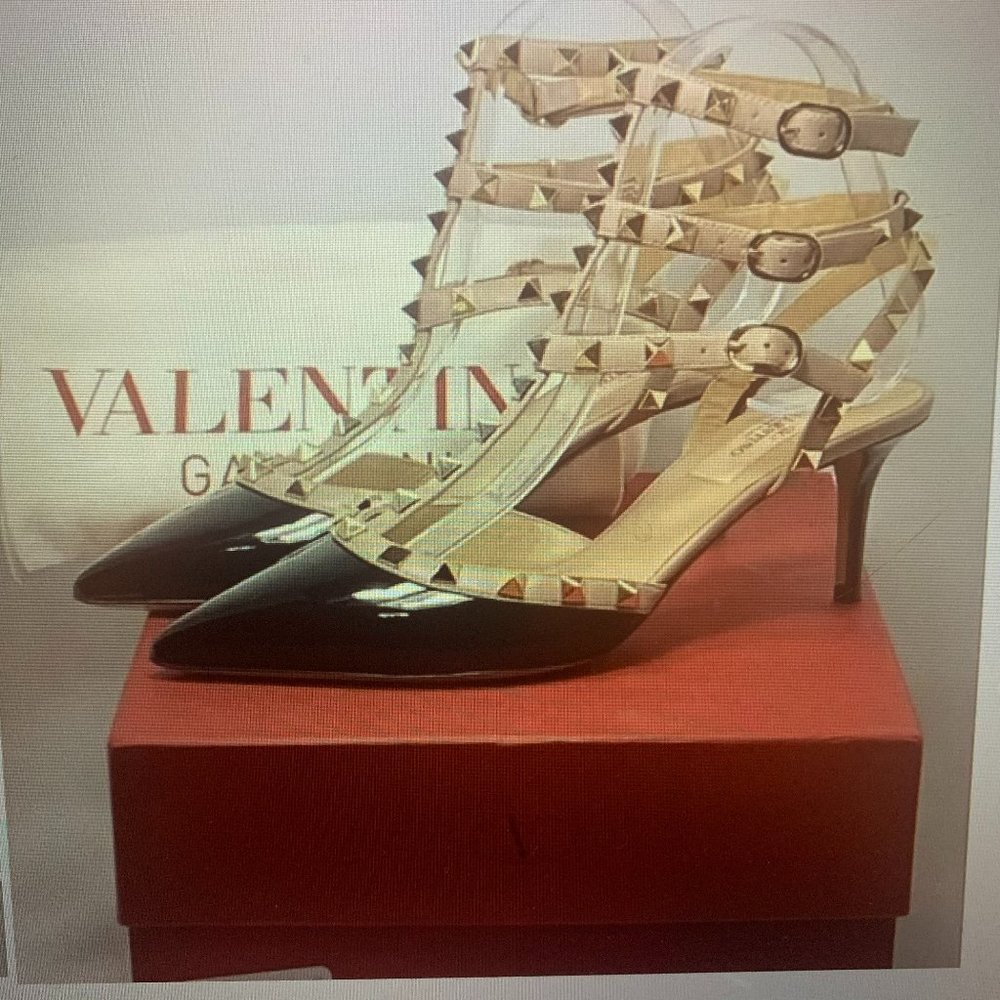 Valentino Garavani Rockstud Leather Caged Pumps